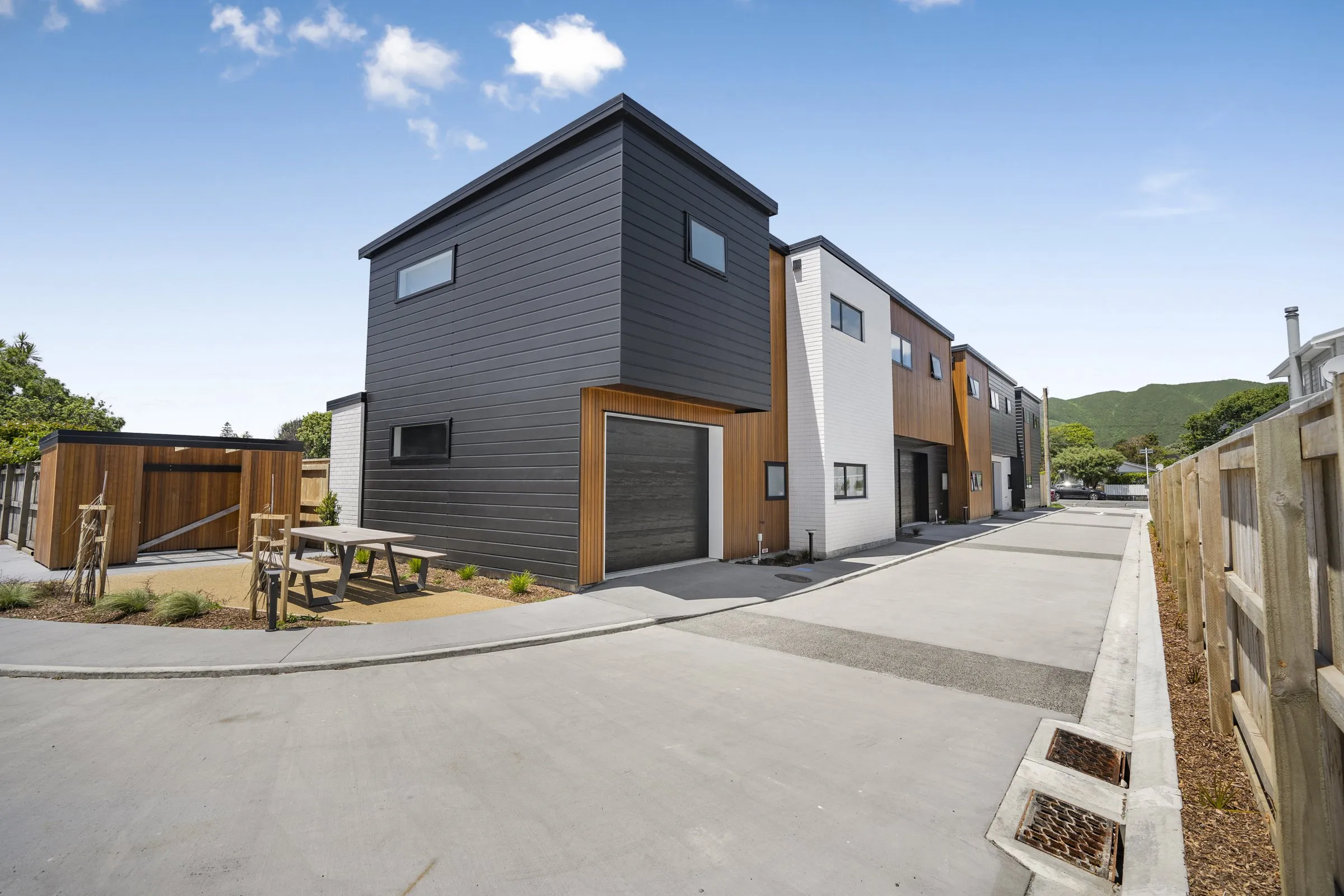 The lane between the townhouses