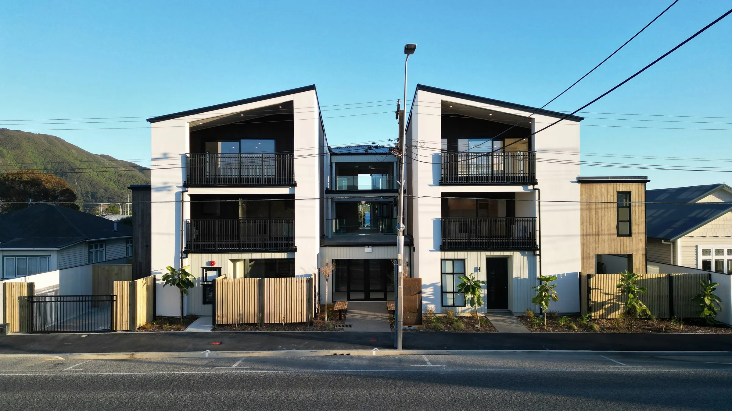 Kakariki street front on a clear day